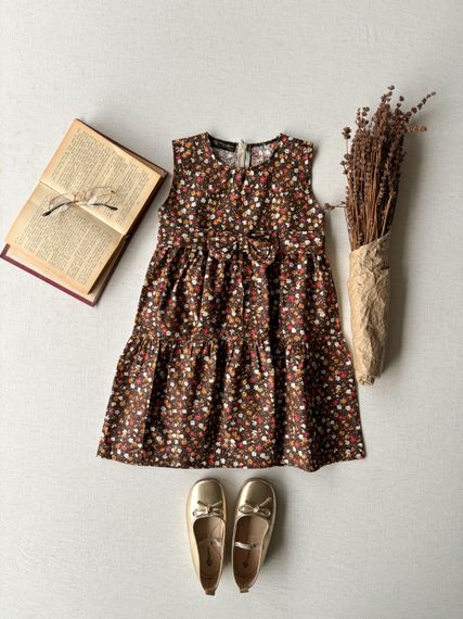 Вінтажна безрукавна сукня для дівчаток з квітковим малюнком, поплін; підходить для дітей 6-7 років, з поясом у комплекті - фото 2