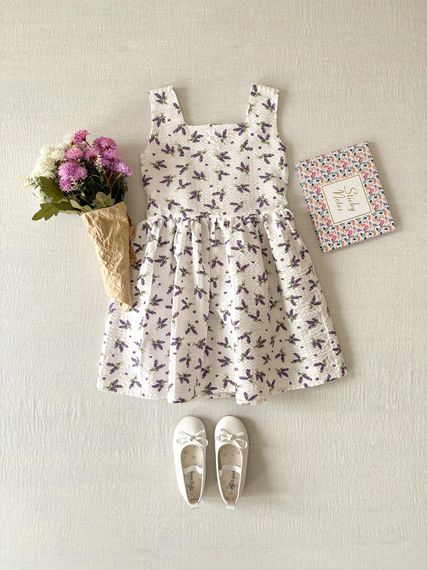 Біла та фіолетова квіткова сукня з квадратним вирізом для дівчаток 6-7 років з гофрованої тканини - фото 1