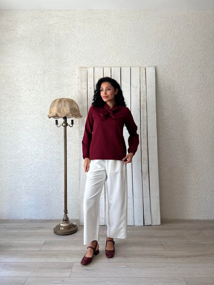 Бордо блузка з зав'язкою на шиї з креп-тканини, ідеальна для повсякденного використання та ніжного стилю - фото 2