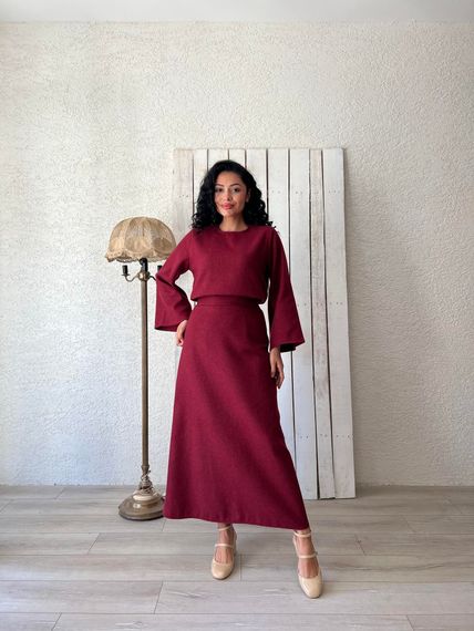 Комплект блузи та спідниці з бордової кашемі, розміри 36-46, стильний фасон, зручний зимовий варіант, підходить для будь-яких випадків - фото 3