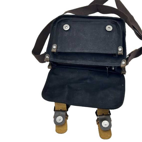 حقيبة كتف قماشية مقاومة للماء بحجم 23X17X9 سم من قماش مطلي بالأسود مع جلد بقرة أصلي وجيب مخصص للهاتف - صورة 5