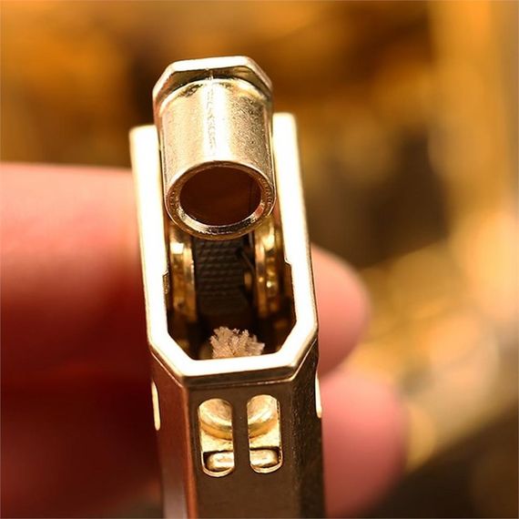 Ретро бензиновая зажигалка Bcz474 Мухтар, аутентичный жёлтый, размеры 3.1x6.1 см, каменная система зажигания, в подарочной упаковке - фото 4