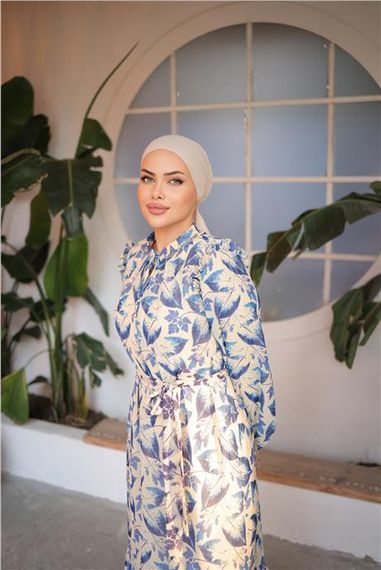 Длинное шифоновое платье с рисунком листьев и поясом, голубое, размеры 38-46 - фото 3