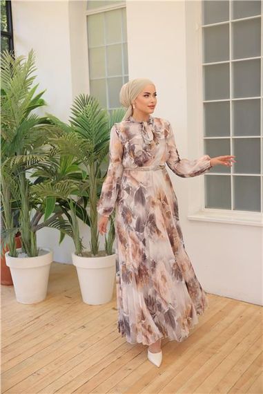 Платье из шифона с кружевным поясом, цвет визон, размеры 38-44, сезон: 2024, марка Bwest - фото 3