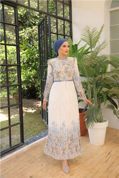 Синя шифонова сукня в квітковий візерунок з поясом, модель 50003, доступна в розмірах 38-46 - фото 2