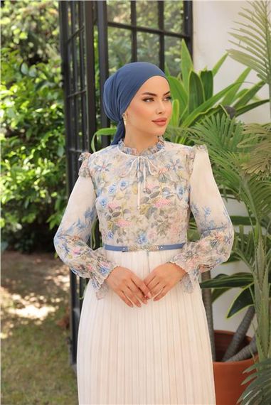 Синя шифонова сукня в квітковий візерунок з поясом, модель 50003, доступна в розмірах 38-46 - фото 4