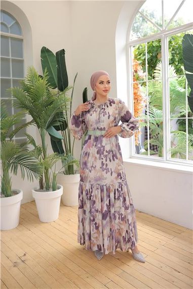 Длинное атласное платье Yordo с узором и поясом, цвет фиолетовый, размеры 38-46 - фото 3