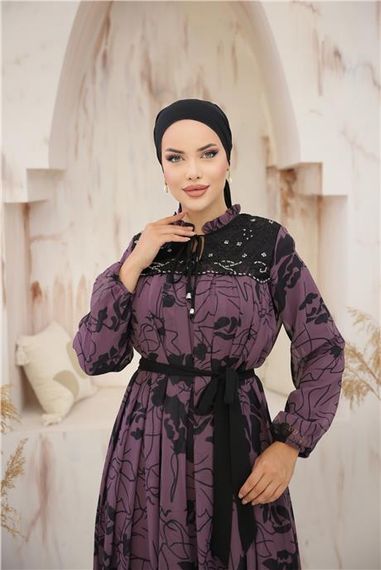 Boyun ve Belden Bağcıkllı Desenli Uzun Şifon Elbise - 50013.013 - Mor - fotoğraf 3