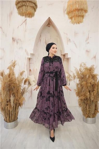 Boyun ve Belden Bağcıkllı Desenli Uzun Şifon Elbise - 50013.013 - Mor - fotoğraf 5