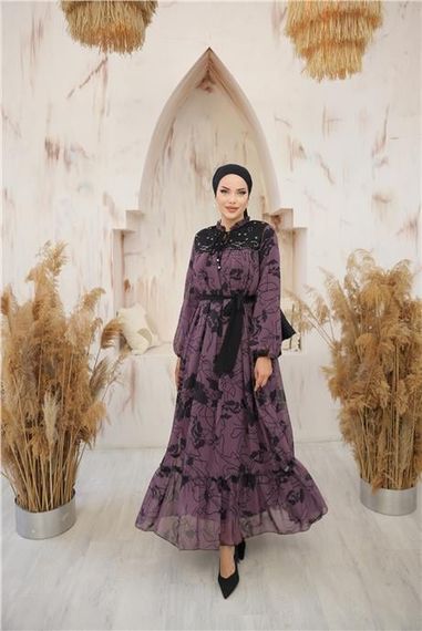 Boyun ve Belden Bağcıkllı Desenli Uzun Şifon Elbise - 50013.013 - Mor - fotoğraf 1