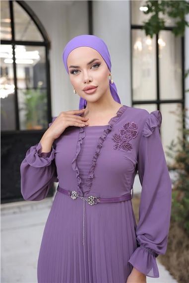 V Yaka Detaylı Kemerli Sade Uzun Şifon Elbise - 50016.013 - Mor - fotoğraf 2
