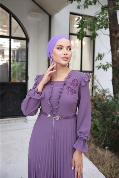 V Yaka Detaylı Kemerli Sade Uzun Şifon Elbise - 50016.013 - Mor - fotoğraf 3