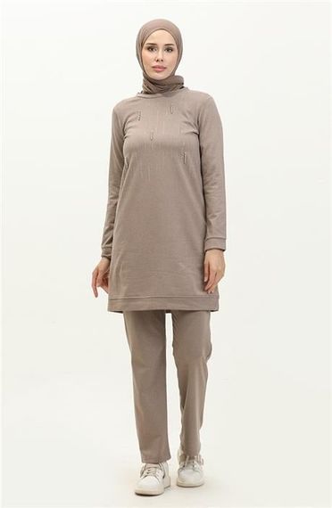 Спортивний комплект з довгим туніком з малюнком смужки з камінням, кольору візон, розміри 38-46 - фото 1