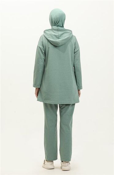 طقم رياضي أساسي بلون أخضر فاتح بغطاء رأس متوفر بمقاسات 38-46 - صورة 5