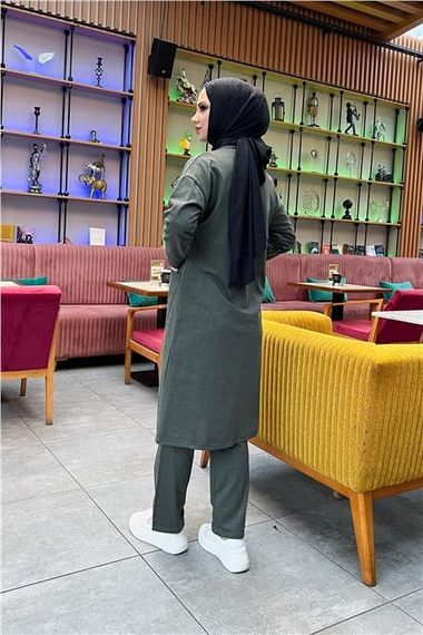 Спортивний набір з сорочкою тунікою та штанами з двома передніми кишенями, колір – хаки, розміри: 38-46 - фото 4