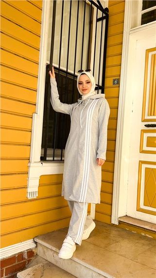 بدلة رياضية طويلة مزودة بغطاء رأس بسحاب، مناسبة للمحجبات، بالألوان الرمادية والأحجام المتنوعة - صورة 2