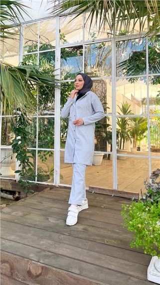 مجموعة بزة نسائية هوديي طويل بسروال، زي جديد باللون الرمادي، متوفرة بمقاسات متنوعة - صورة 4