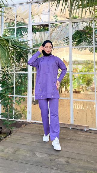Костюм из двух предметов с капюшоном и кнопками, короткие спортивные брюки, темно-л-purple, доступен в размерах 38-46 - фото 2