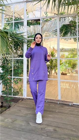 Костюм из двух предметов с капюшоном и кнопками, короткие спортивные брюки, темно-л-purple, доступен в размерах 38-46 - фото 3