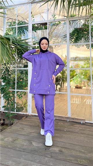 Костюм из двух предметов с капюшоном и кнопками, короткие спортивные брюки, темно-л-purple, доступен в размерах 38-46 - фото 5