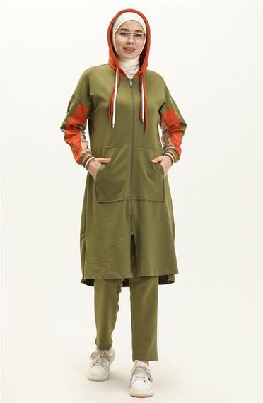 Спортивный комплект с застежкой, цвет масляный зеленый, с деталями цветного шнура, модели 71053, доступные размеры 38-46 - фото 1