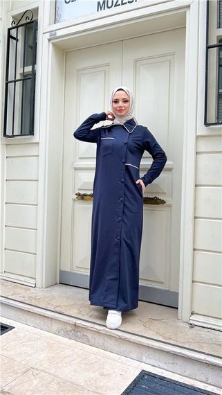 Длинная абая с карманами, рядом с кнопками из хлопка, синяя, доступные размеры 38-46 - фото 2