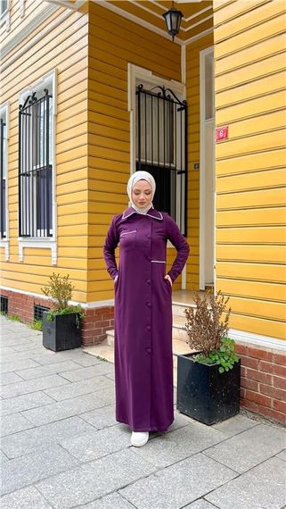 عباءة طويلة بجيوب وأزرار جانبية من القماش القطني بلون ماردوم ومقاسات متنوعة - صورة 3