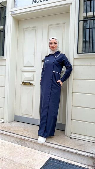 Длинная абая с карманами, рядом с кнопками из хлопка, синяя, доступные размеры 38-46 - фото 3