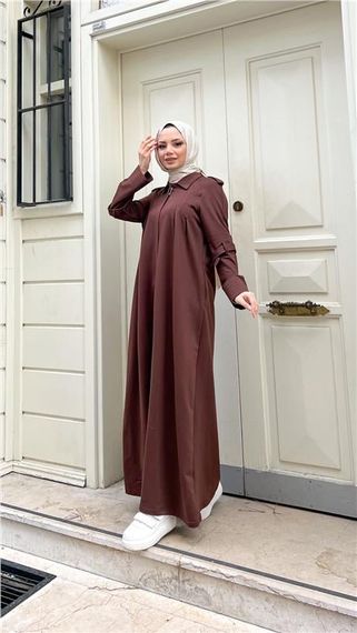 Длинная абая с воротником и ремнем из хлопка, цвет - насыщенный коричневый, размеры 38-46 - фото 5