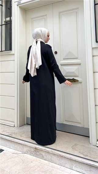 Длинная абая с воротником и поясом из хлопка, черного цвета, размеры 38-46 - фото 5