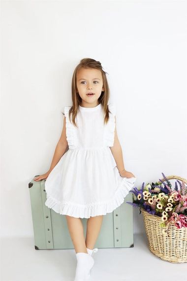 طقم فستان بناتي Eloise باللون الأبيض مزود بإبزيم ELB-0084. - صورة 1