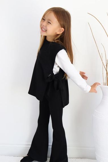 بلوزة Simena ذات تفاصيل ربطة عنق سوداء للفتيات، وجزء سفلي إسباني، وبدلة رياضية علوية - صورة 4