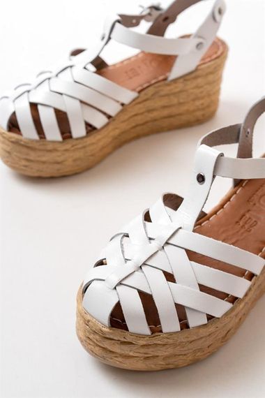 684-02 Beyaz Ortopedik Hakiki Deri Dolgu Kadın Sandalet - fotoğraf 4