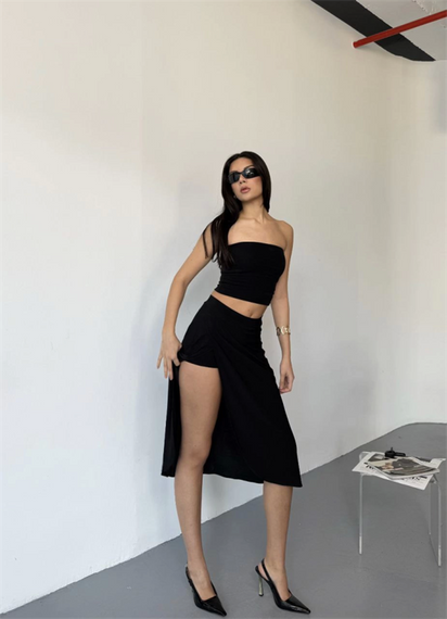 Çepli Şortlu Yırtmaçlı Etek - Siyah - фото 3