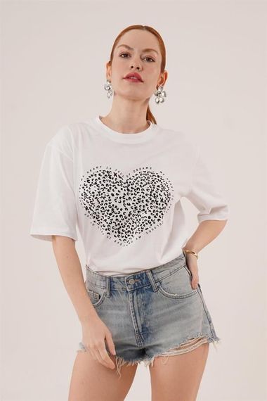 Kalp Baskılı Crop Beyaz Tişört - fotoğraf 1