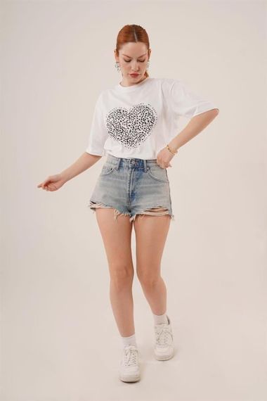 Kalp Baskılı Crop Beyaz Tişört - fotoğraf 4