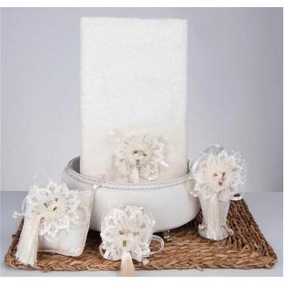 Набор из 5 предметов: корзина для полотенец, украшенное мыло, бутылка и упаковка с лавандой, кремовый цвет - фото 1