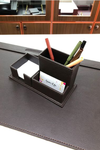 مجموعة سطح المكتب سيريوس مكونة من قطعتين باللون البني