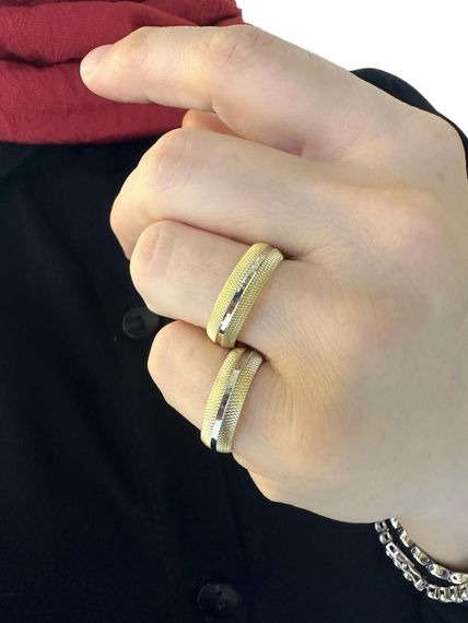 Обручальное кольцо из двухцветного золота из 14-каратного золота с выпуклой внутренней стороной и плоскими прорезями и диагональными прорезями - фото 4