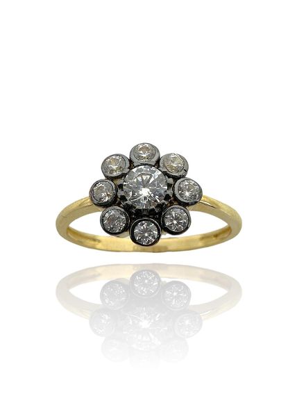 Элегантное и стильное золотое кольцо высочайшего качества с бриллиантом - фото 1