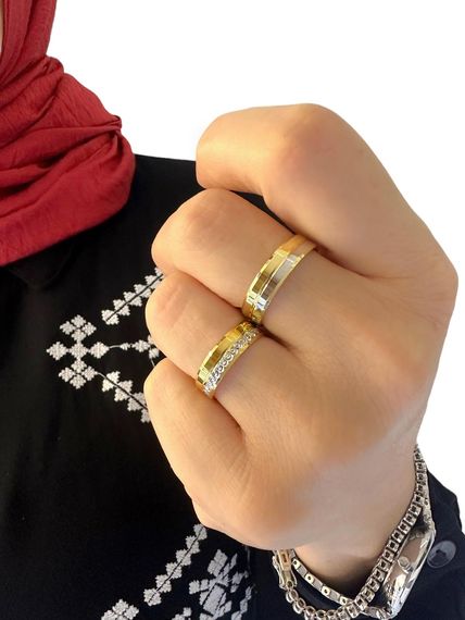 خاتم الزواج من الذهب عيار 14 قيراطًا بدون أحجار الثقاب بلونين - صورة 4