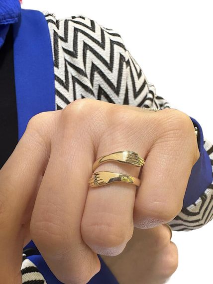 Обнимающие руки Кольцо из 14-каратного золота с изогнутыми руками Отличный дизайн - фото 4