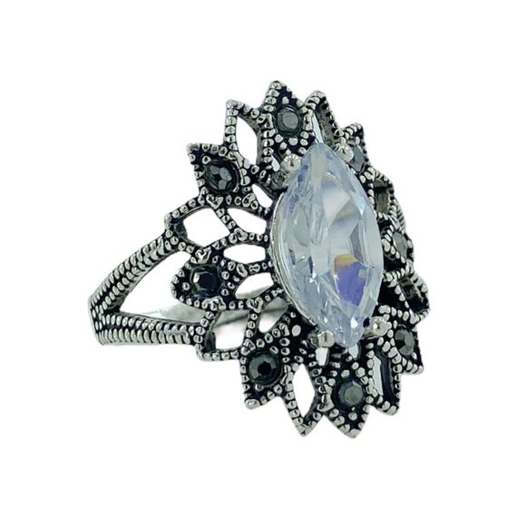 925 Sterling Silver Ring With Authentic Marcasite Shuttle Stone