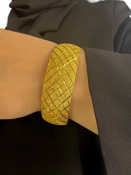 ب bracelet فضة مطلية ذهب عيار 22، 23 غرام، 6.4 سم، جودة عالية، تصميم محلي، مضمونة عدم تغير اللون - صورة 1