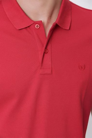 Мужская красная базовая футболка поло Morven с динамическим кроем - фото 5