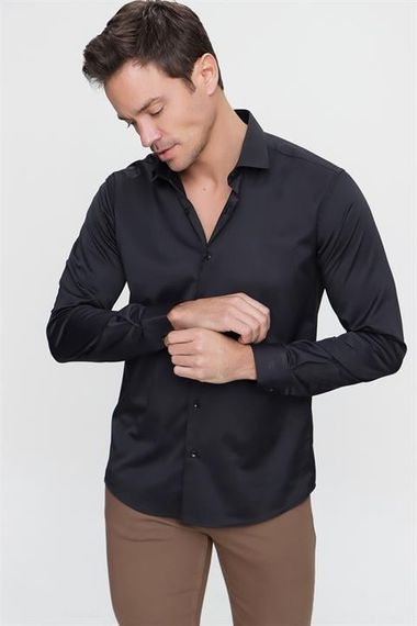 Чорна чоловіча сорочка Slim Fit з жорстким коміром і довгими рукавами - фото 4