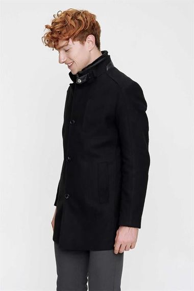 Morven Erkek Siyah Düz Desen Kürklü Dynamic Fit Çıkma Yaka Kaban - fotoğraf 4