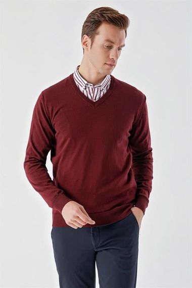ملابس تريكو مريحة للرجال من Morven بلون أحمر داكن أساسية ورقبة على شكل حرف V ومقاس ديناميكي - صورة 3