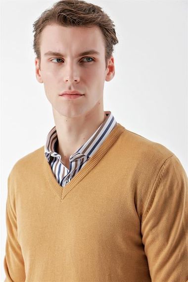 Morven Men's Camel Basic V-Neck Dynamic Fit Comfortable Cut Knitwear - photo 4