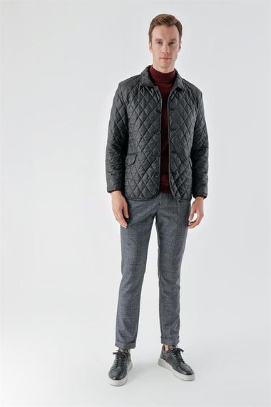 Мужская черная куртка с воротником, кнопками и динамичным кроем, легкий стеганый стиль с карманами, 100% полиэстер, удобная посадка - фото 5